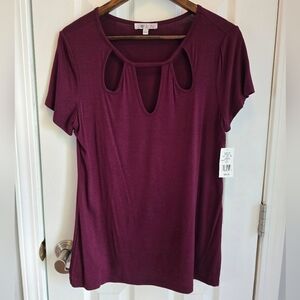 Women's Jennifer Lopez Top. Plum color, Size L, NWT.